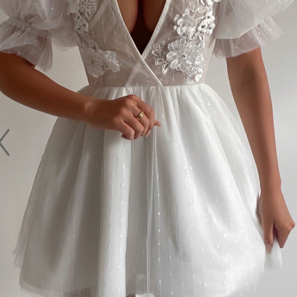 SHOW PO AKSHIA mini puff sleeve